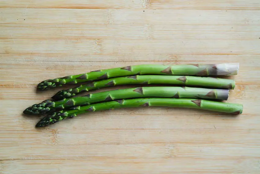 How-to-Store-Asparagus-Crowns-Over-Winter